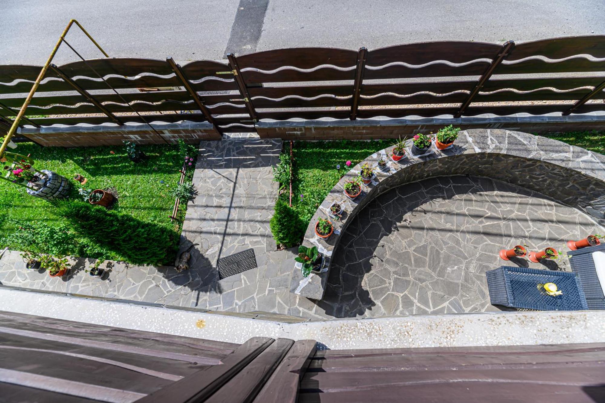 Hotel Casa Ramino Buşteni Exterior foto
