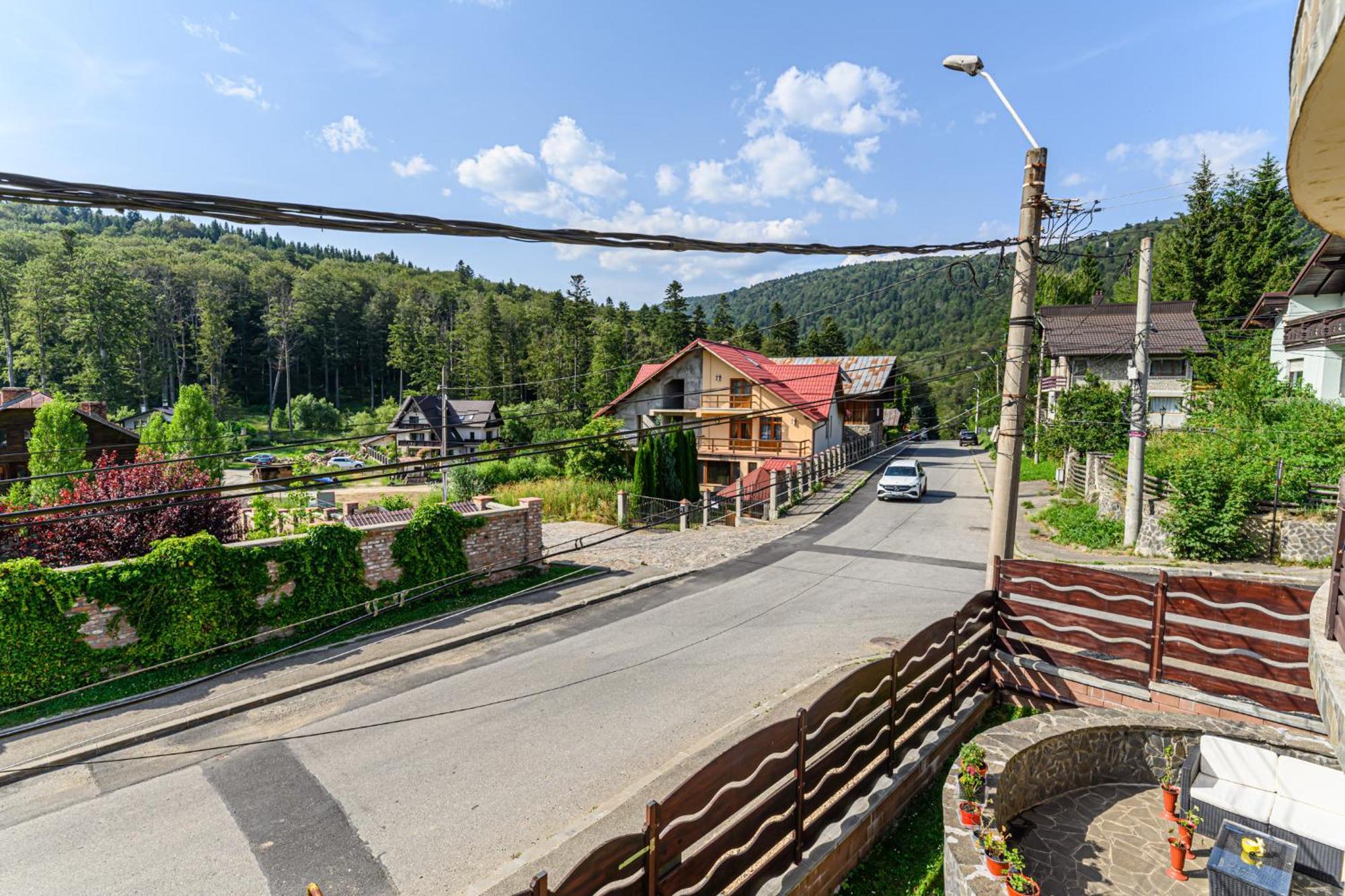 Hotel Casa Ramino Buşteni Exterior foto